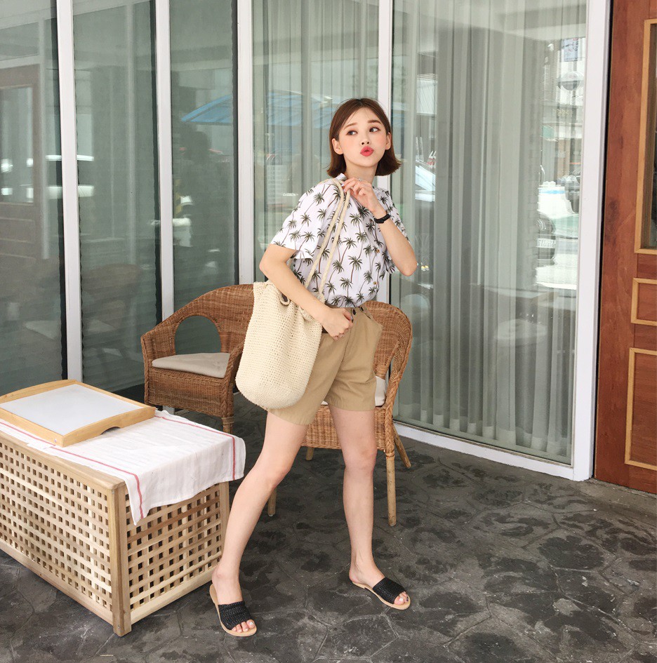 Ngày nắng đỉnh điểm, nhất định phải diện loạt items họa tiết mà nhìn thôi đã thấy mát lịm này Ngày nắng đỉnh điểm, nhất định phải diện loạt items họa tiết mà nhìn thôi đã thấy mát lịm này