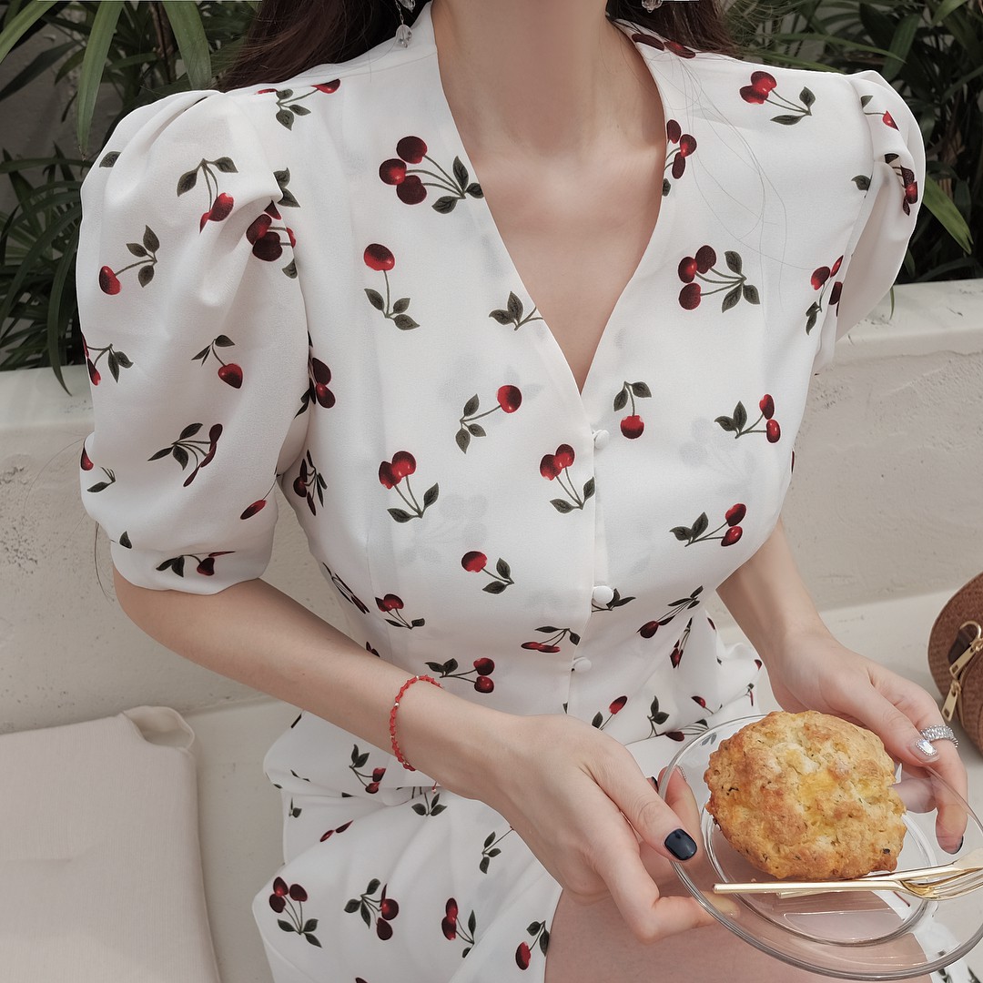 Ngày nắng đỉnh điểm, nhất định phải diện loạt items họa tiết mà nhìn thôi đã thấy mát lịm này Ngày nắng đỉnh điểm, nhất định phải diện loạt items họa tiết mà nhìn thôi đã thấy mát lịm này