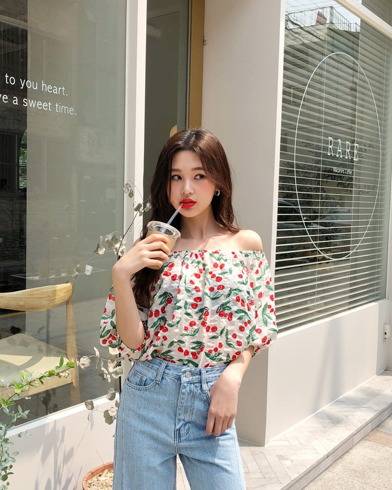 Ngày nắng đỉnh điểm, nhất định phải diện loạt items họa tiết mà nhìn thôi đã thấy mát lịm này Ngày nắng đỉnh điểm, nhất định phải diện loạt items họa tiết mà nhìn thôi đã thấy mát lịm này
