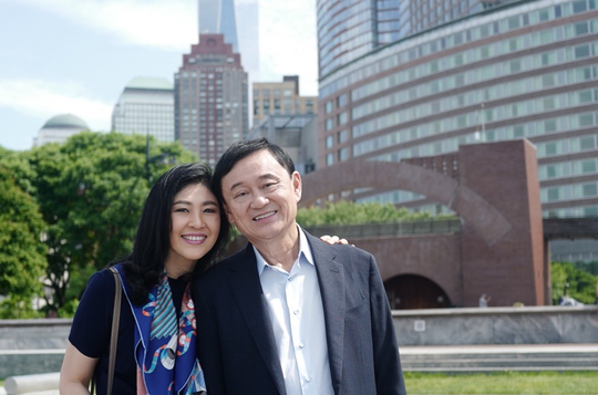 Tòa án Thái Lan phát lệnh bắt ông Thaksin