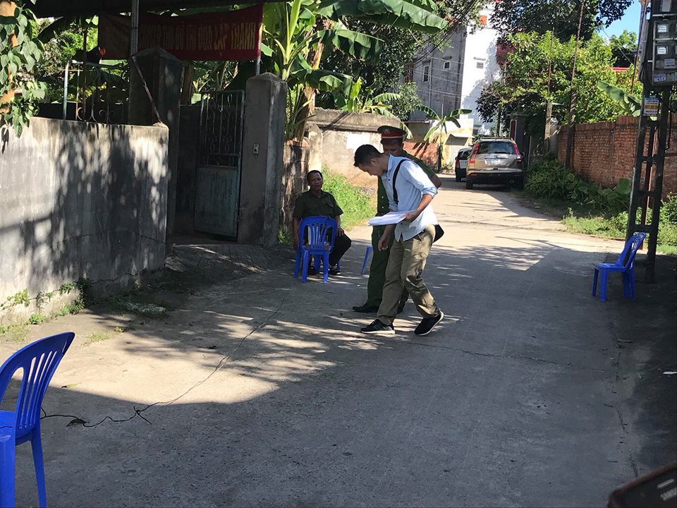 Vụ truy sát 3 người ở Hà Nội: Lúc chạy sang thì máu loang lổ khắp nhà, đối tượng đốt một vật dụng trong nhà khiến lửa bốc cháy