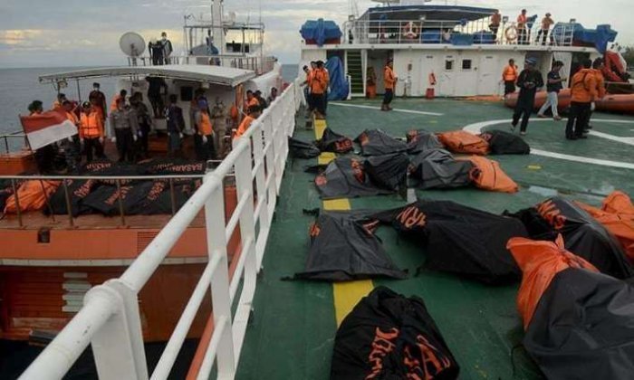 Hé lộ lý do 130 người thoát chết vụ phá chìm ở Indonesia