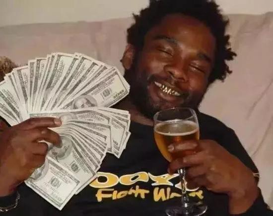 Thánh đào mỏ Châu Phi chém gió lý lịch khủng để lừa bạn gái Trung Quốc số tiền hàng chục tỷ đồng