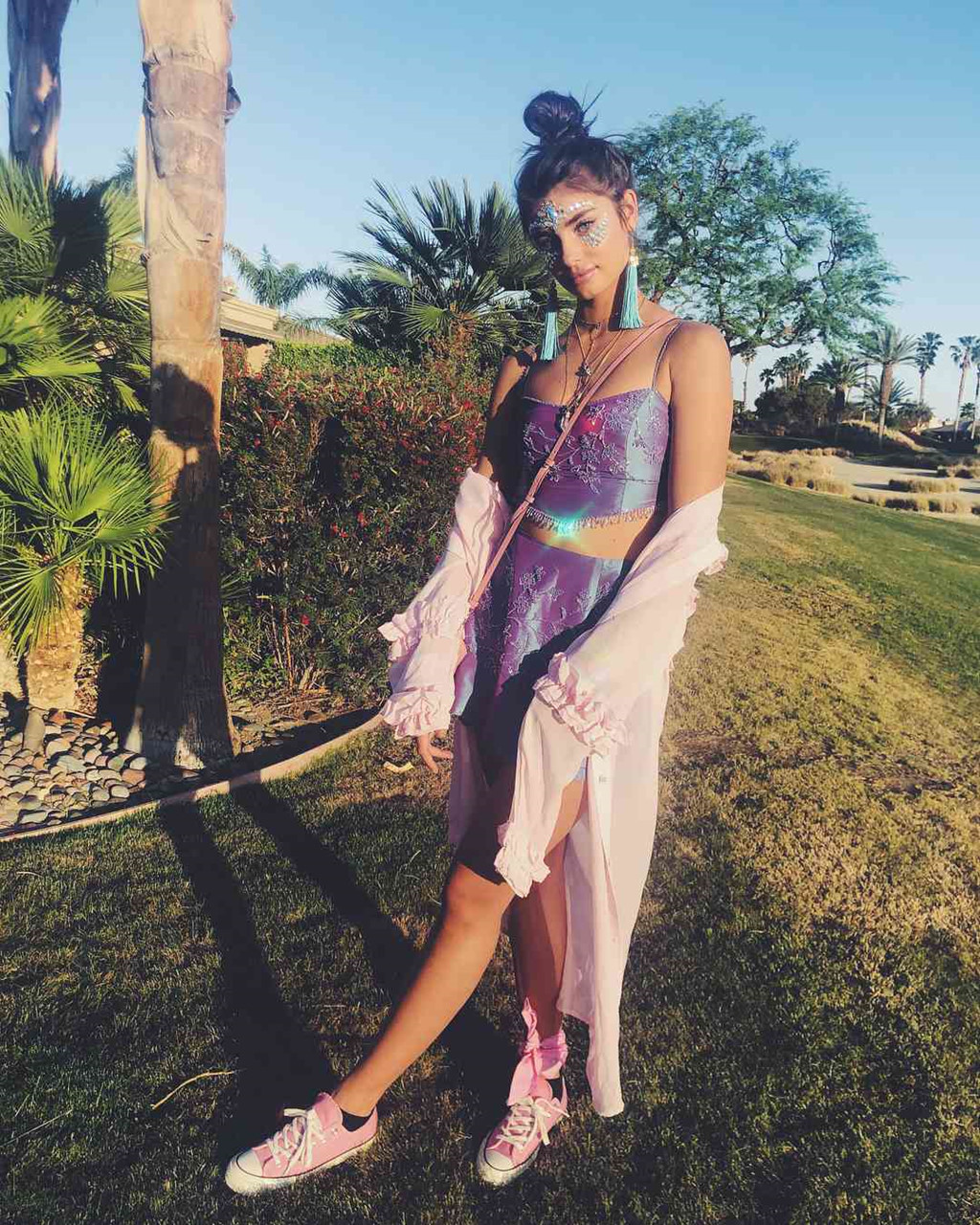 Phối crop top nổi bật theo xu hướng nguyên cây