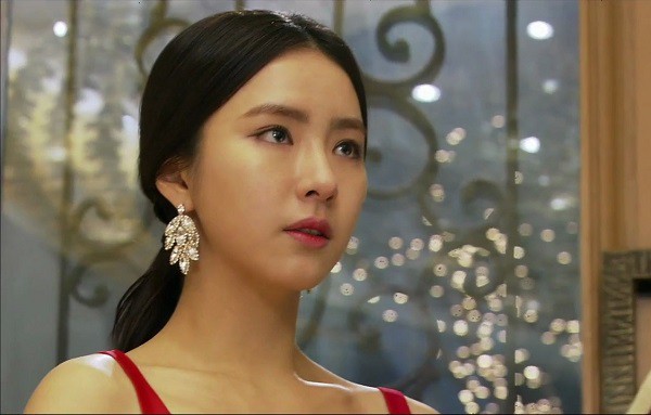 Ngã ngửa khi phát hiện ra người phụ nữ mà chồng đang ngoại tình lại chính là kẻ mình hết lòng đối xử tốt