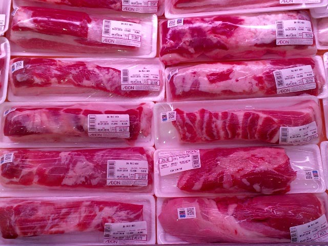 Lương cơ bản vừa tăng, giá thực phẩm cũng tăng chóng mặt