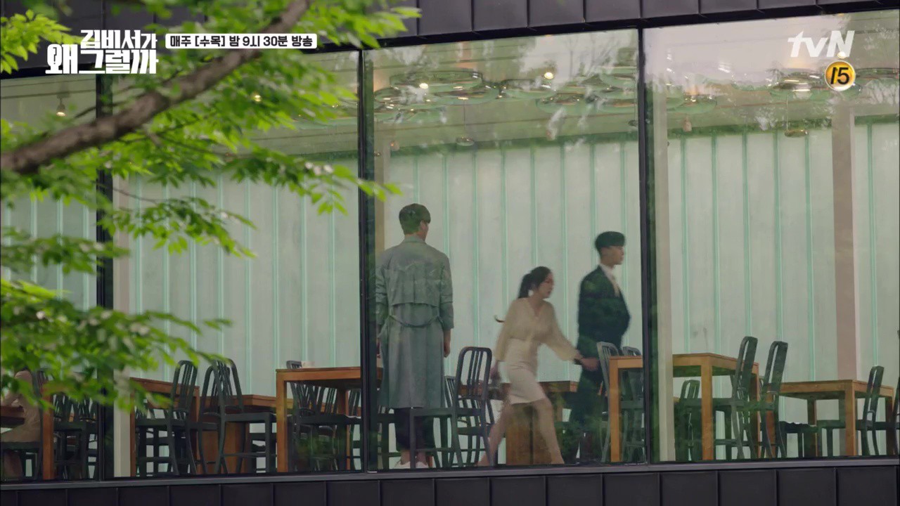 Thư Ký Kim tập 9: Fan bấn loạn với cảnh nóng trong tủ quần áo của Park Seo Joon và Park Min Young Thư Ký Kim tập 9: Fan bấn loạn với cảnh nóng trong tủ quần áo của Park Seo Joon và Park Min Young
