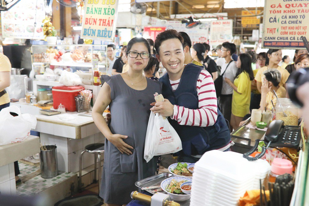 Khi đàn ông mang bầu tập 7: Hương Giang - Trấn Thành đấu khẩu vì tranh giành địa bàn... bán bún bò Khi đàn ông mang bầu tập 7: Hương Giang - Trấn Thành đấu khẩu vì tranh giành địa bàn... bán bún bò