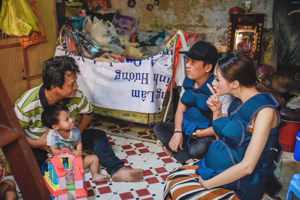 Khi đàn ông mang bầu tập 7: Hương Giang - Trấn Thành đấu khẩu vì tranh giành địa bàn... bán bún bò Khi đàn ông mang bầu tập 7: Hương Giang - Trấn Thành đấu khẩu vì tranh giành địa bàn... bán bún bò