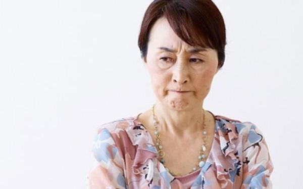 Mua tặng bố mẹ tivi xem World Cup, mẹ chồng cay cú sang tận nơi nói đểu thông gia