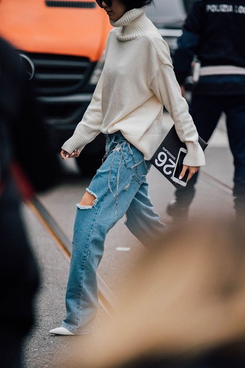 Kiểu quần jeans vừa thoải mái lại không lỗi mốt đang được lòng chị em Kiểu quần jeans vừa thoải mái lại không lỗi mốt đang được lòng chị em