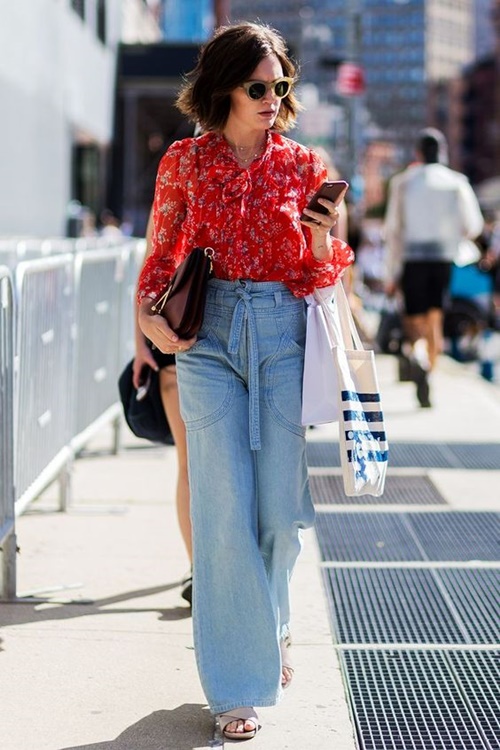 Kiểu quần jeans vừa thoải mái lại không lỗi mốt đang được lòng chị em Kiểu quần jeans vừa thoải mái lại không lỗi mốt đang được lòng chị em