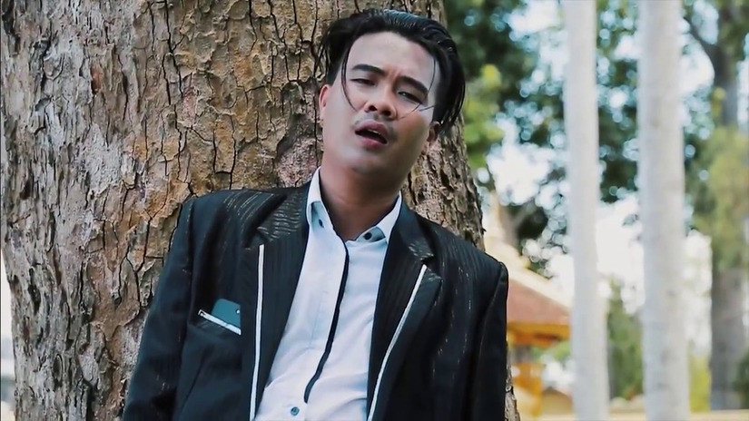 Trước Mr. Cần Trô, chàng trai nào bỗng dưng nổi tiếng sau một đêm?