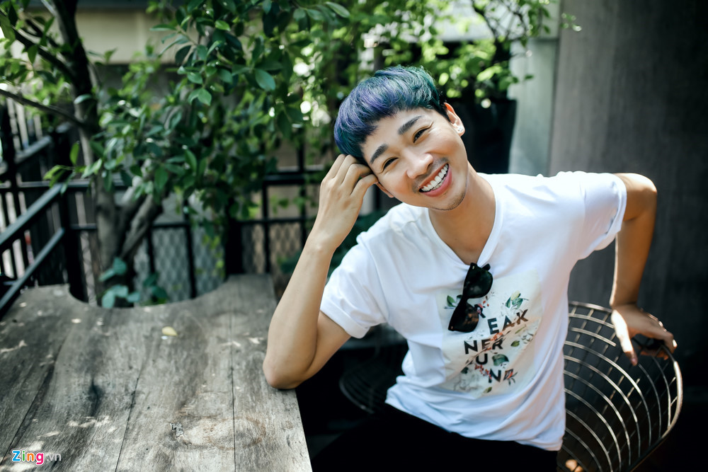 Trước Mr. Cần Trô, chàng trai nào bỗng dưng nổi tiếng sau một đêm?