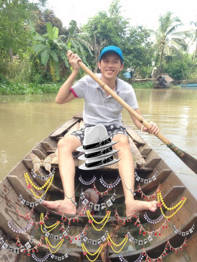 Chất chơi như Hoài Linh: Diện áo bà ba, đi dép tông tham quan Nhà Trắng