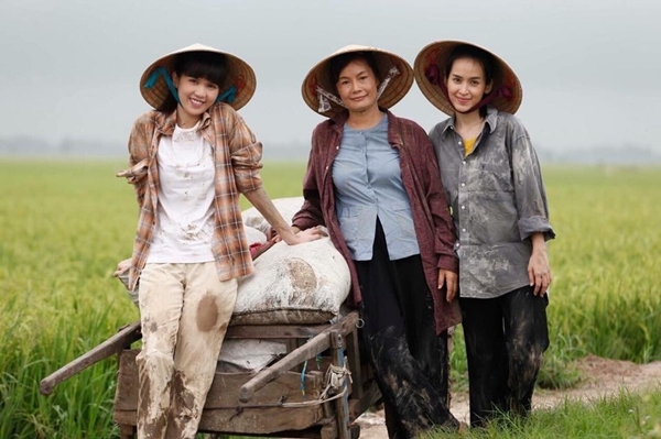 Ngọc Trinh đi học diễn xuất, thi học kỳ bằng vai gái bán hoa