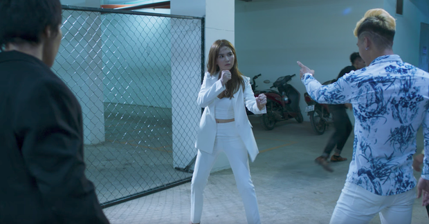 Ngọc Trinh đi học diễn xuất, thi học kỳ bằng vai gái bán hoa