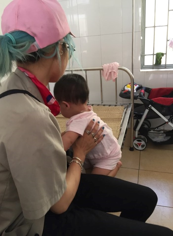 Người thân của Bella chính thức lên tiếng, nhận bảo lãnh đón hai mẹ con về