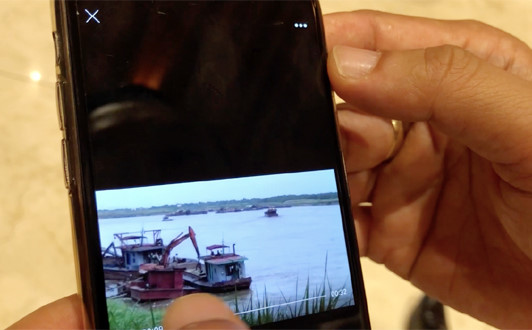 Chủ tịch Hà Nội cung cấp clip cát tặc hoạt động cạnh tàu cảnh sát