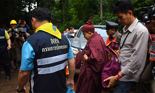 Nhà sư Thái Lan được tin là hiện thân của truyền thuyết về hang Tham Luang