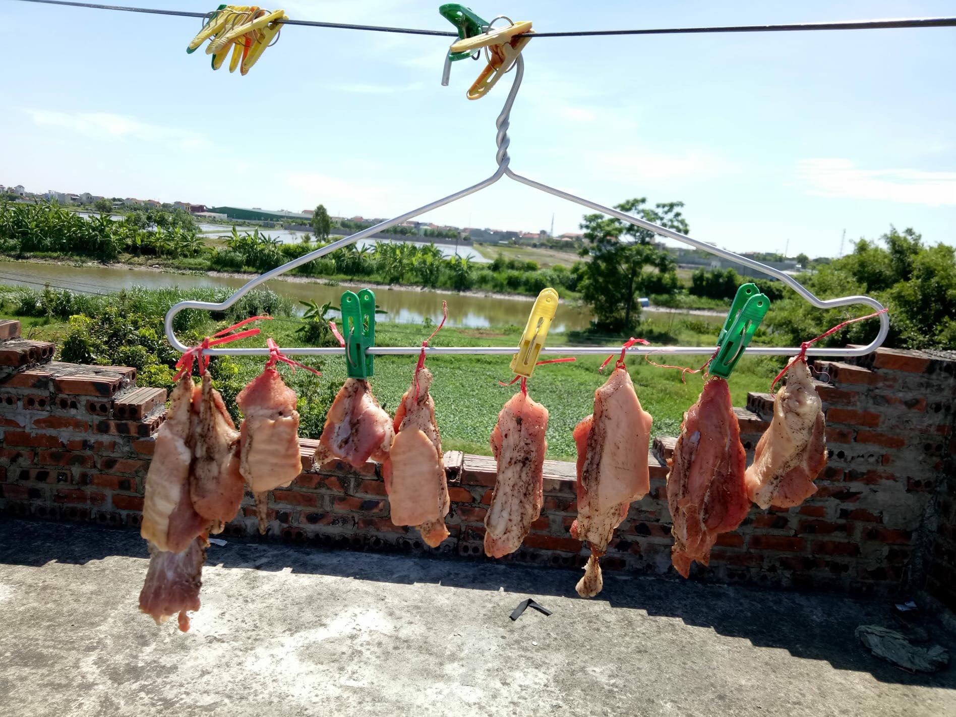 Trời nóng như đổ lửa, cư dân mạng tranh thủ làm món thịt lợn nhiều nắng để có đồ nhậu xem World Cup Trời nóng như đổ lửa, cư dân mạng tranh thủ làm món thịt lợn nhiều nắng để có đồ nhậu xem World Cup