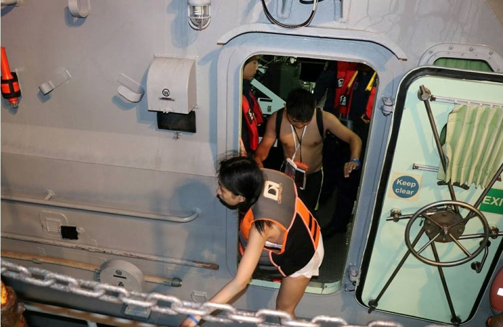 Ngày bão tố ở Phuket: 3 vụ chìm tàu, 138 hành khách gặp nạn