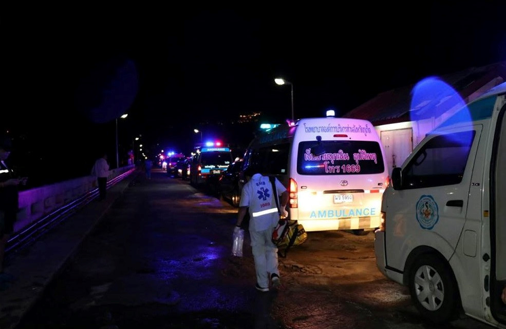 Ngày bão tố ở Phuket: 3 vụ chìm tàu, 138 hành khách gặp nạn