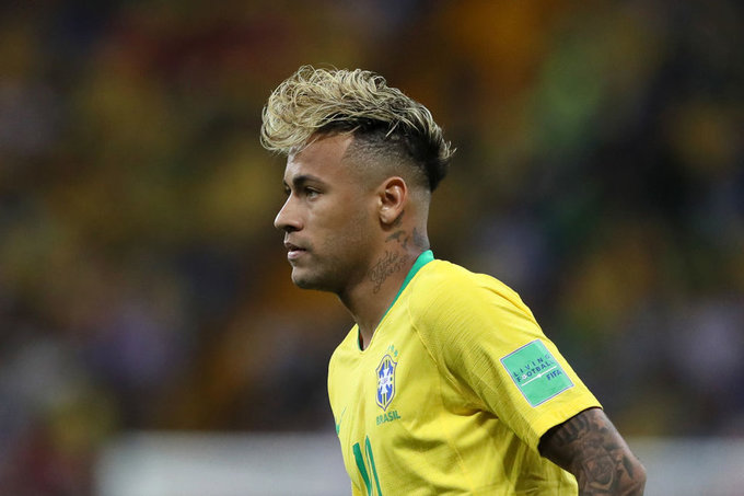 Neymar kiếm và tiêu tiền thế nào