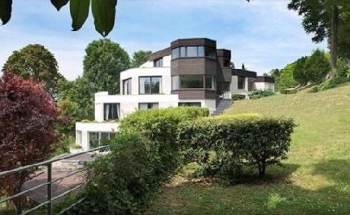 Neymar kiếm và tiêu tiền thế nào