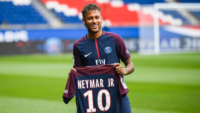 Neymar kiếm và tiêu tiền thế nào