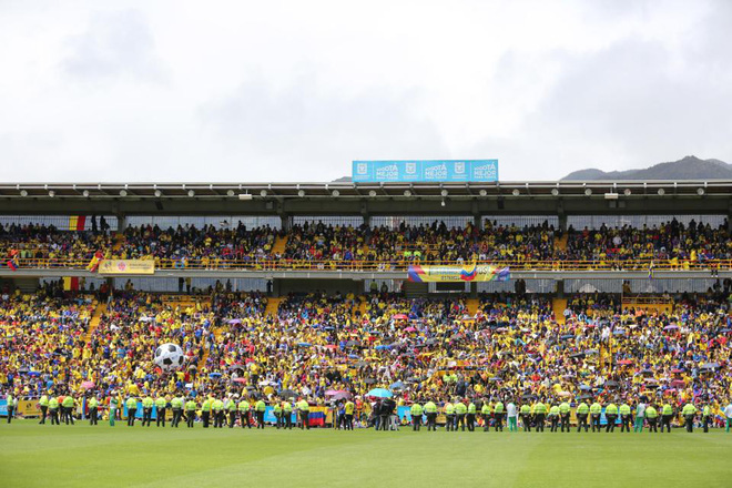 Sau những lời đe dọa chết chóc, dàn sao Colombia nhận điều không tưởng khi hồi hương