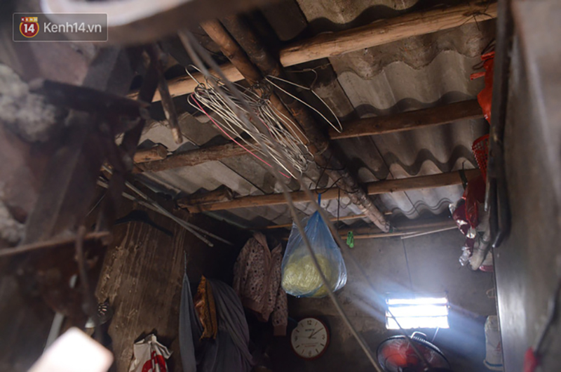 Xóm trọ nghèo không quạt, không điều hòa ở Hà Nội: Ban ngày đi khỏi nhà, ban đêm phải đổ nước lên giường mới ngủ được