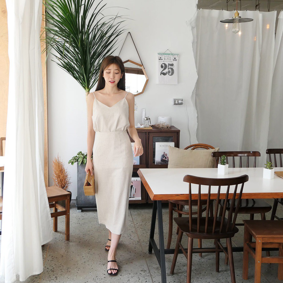 Chân váy midi vừa chống nắng lại có tới tận 4 cách lên đồ cực xinh thế này thì ngại gì mà không thử! Chân váy midi vừa chống nắng lại có tới tận 4 cách lên đồ cực xinh thế này thì ngại gì mà không thử!