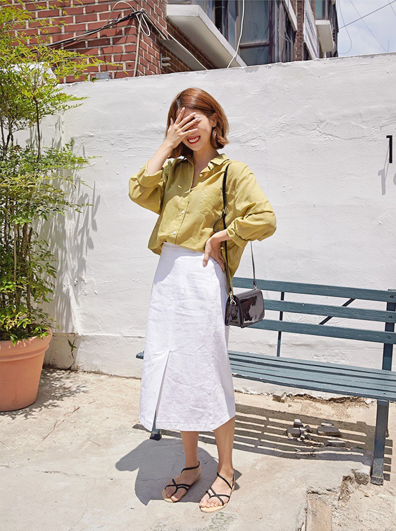 Chân váy midi vừa chống nắng lại có tới tận 4 cách lên đồ cực xinh thế này thì ngại gì mà không thử! Chân váy midi vừa chống nắng lại có tới tận 4 cách lên đồ cực xinh thế này thì ngại gì mà không thử!