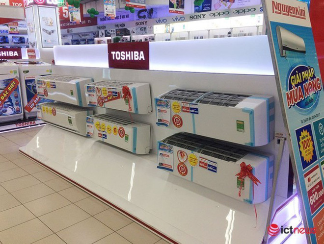 Hà Nội nắng đổ lửa, người dân đổ xô đi mua điều hòa chống nóng