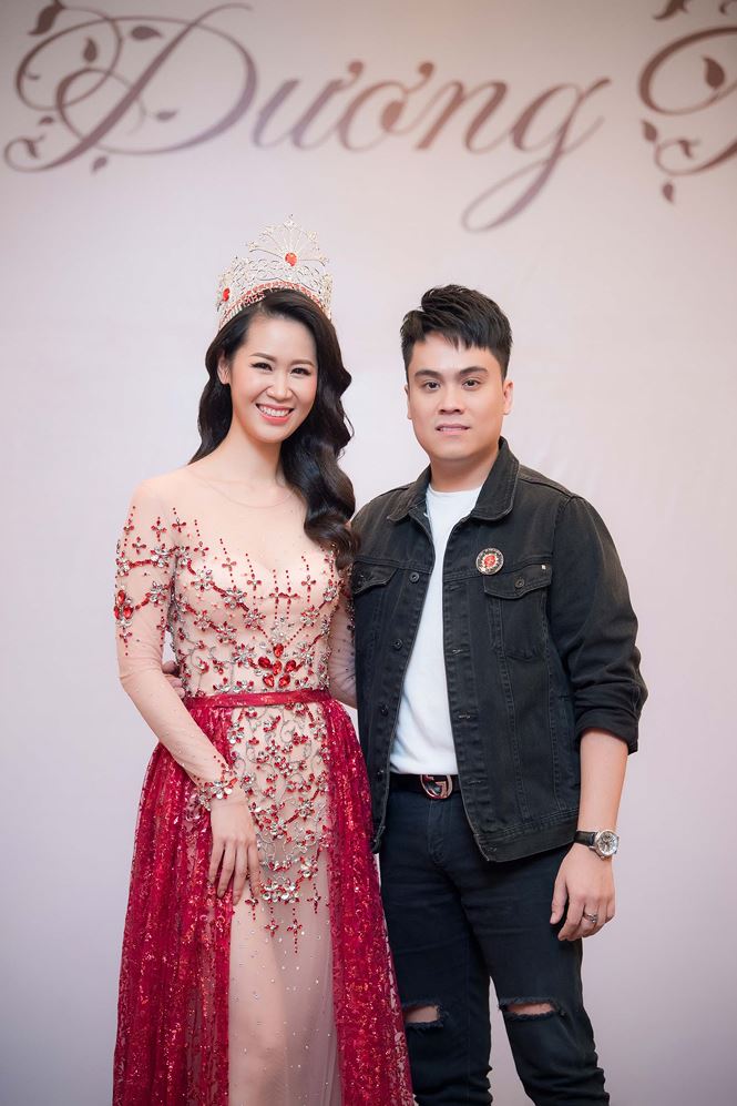 Dương Thùy Linh sexy trong tiệc mừng đăng quang Mrs Worldwide 2018 Dương Thùy Linh sexy trong tiệc mừng đăng quang Mrs Worldwide 2018