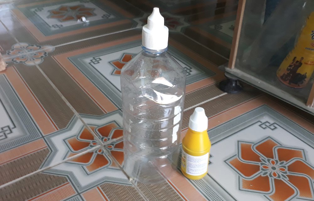 Người tình của mẹ bé 5 tuổi: ‘Tôi thường xuyên tắm cho cháu’