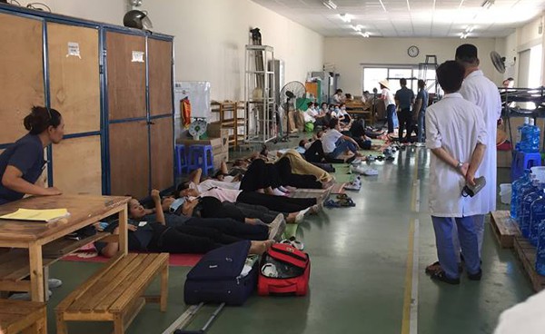 Quảng Ninh: 38 công nhân bất ngờ bị ngất nghi bị hít phải khí độc