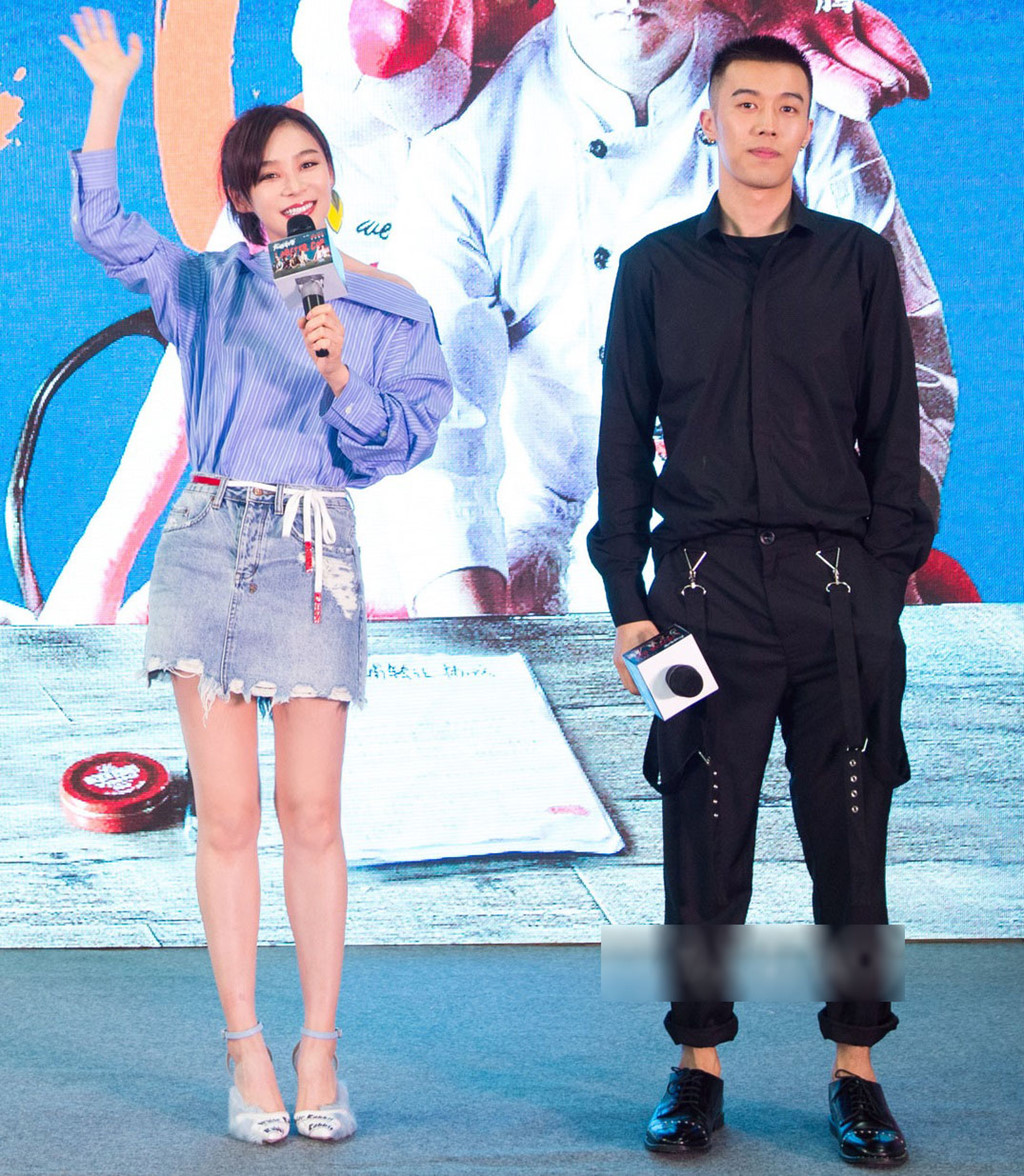 Cách diện kẻ sọc dọc đơn giản nhưng chất của sao Hoa ngữ