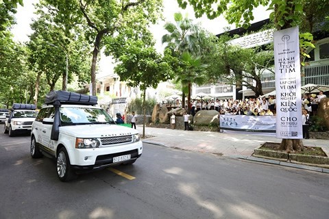 Trung Nguyên chi 5 tỷ USD để tặng sách, số tiền xấp xỉ tài sản của tỷ phú Phạm Nhật Vượng?