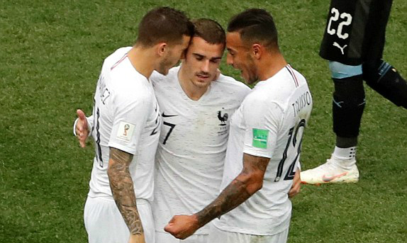 Pháp vào bán kết World Cup sau 12 năm