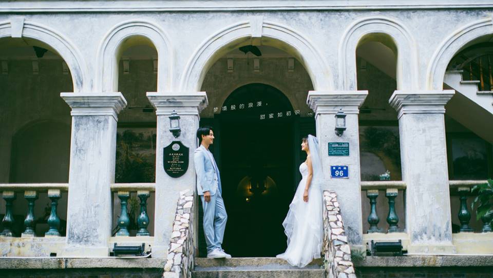 Ảnh cưới đơn giản nhưng vẫn khiến người xem lịm tim vì cô dâu và chú rể quá tình