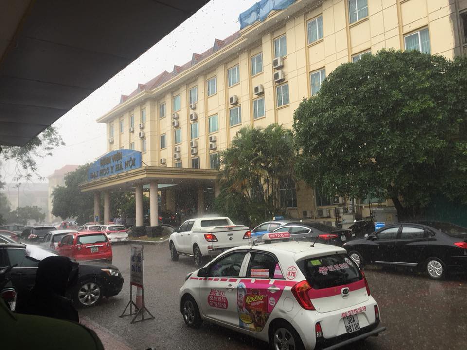 Cư dân mạng hò hét ầm ĩ vì vui sướng, ơn giời Hà Nội mưa rồi!