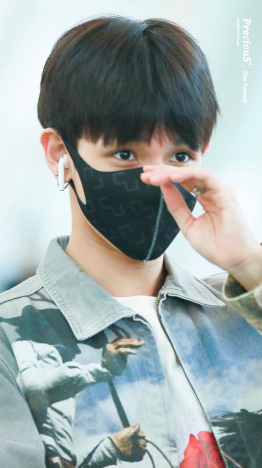 Tài tử Jung Hae In và hoàng tử lai Samuel đổ bộ sân bay Hàn sang Việt Nam, Yoona bất ngờ xuất hiện