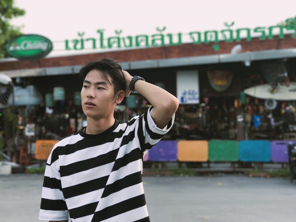 Tình nguyện viên cao 1,85 m gây chú ý ở vụ cứu hộ đội bóng Thái Lan