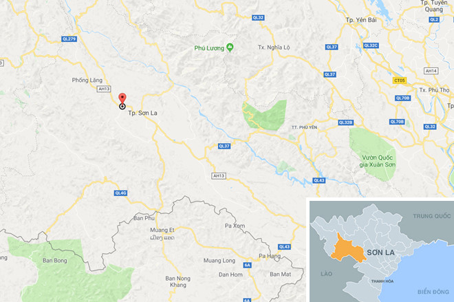 Đâm trực diện xe cứu thương, tài xế taxi tử vong