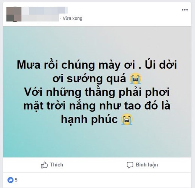 Chụp ảnh tự sướng đón mưa sau đợt nắng nóng đỉnh điểm, cô gái bỗng tạo nên trào lưu hot trên mạng xã hội