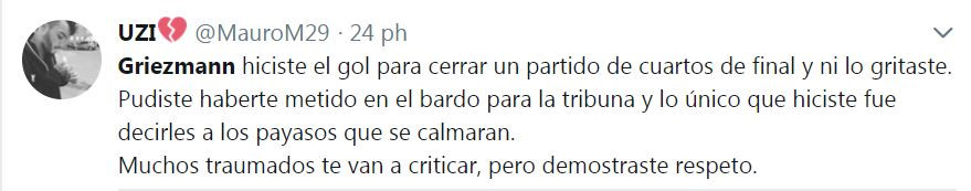 Không ăn mừng bàn thắng may mắn, Griezmann được CĐV Uruguay khen ngợi