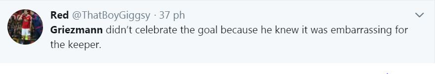 Không ăn mừng bàn thắng may mắn, Griezmann được CĐV Uruguay khen ngợi