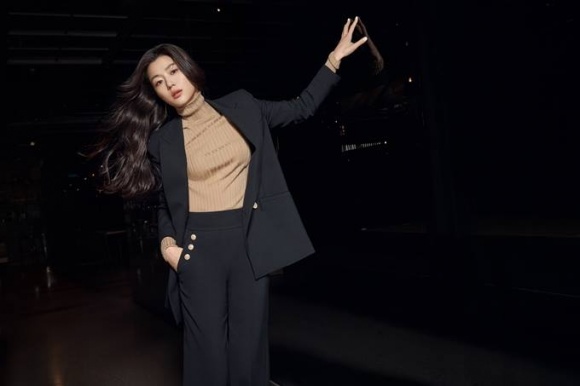 Mợ chảnh vừa tái xuất, Kim Tae Hee đã bị chê bai nhan sắc có thừa, thần thái thua xa Mợ chảnh vừa tái xuất, Kim Tae Hee đã bị chê bai nhan sắc có thừa, thần thái thua xa
